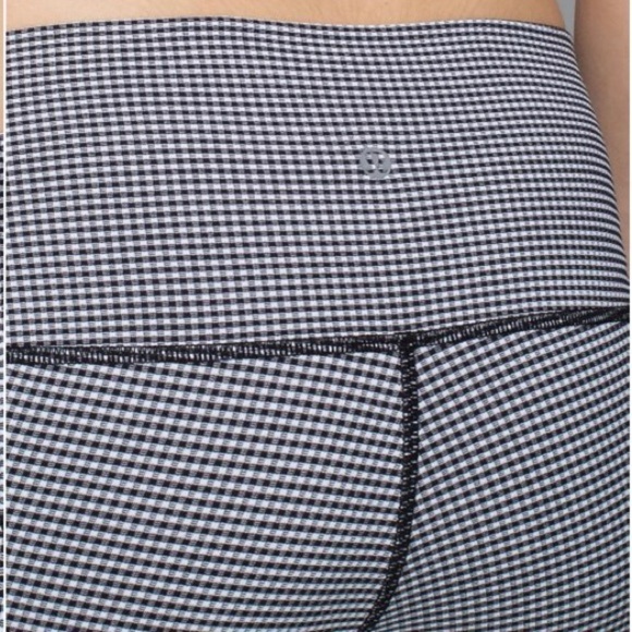 🌸2/$25 Lululemon Black White Wunder Under Crop roll down gingham - Picture 4 of 12